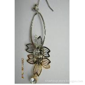 new fashion hollow cut earrins